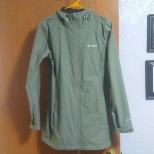 Colombia Medium Green rain jacket